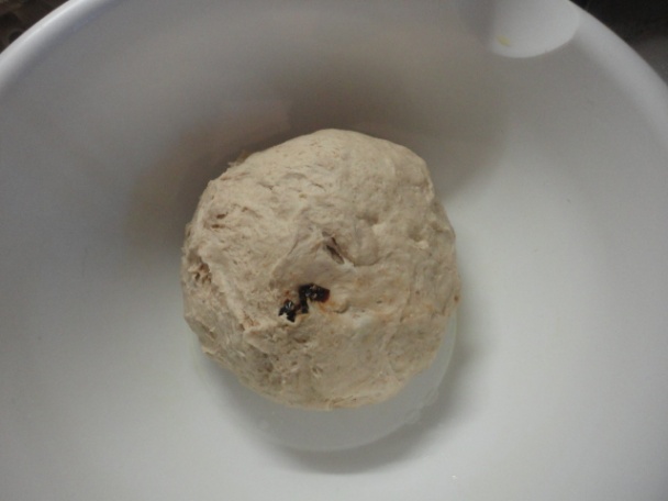 Rustikálne chlebové žemličky so sušenými rajčinami - obrázok 2