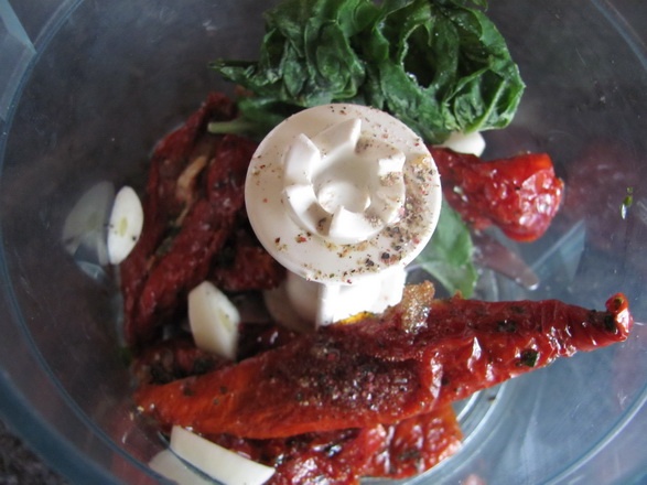 Cestoviny s pestom zo sušených paradajok - obrázok 1