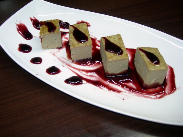 Kačacia paštéta ako foie gras s brusnicovou redukciou - obrázok 1