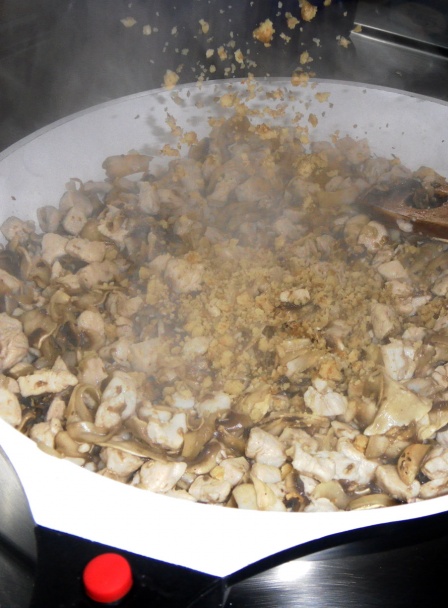 Orechovo-šampiňónová omáčka - obrázok 4