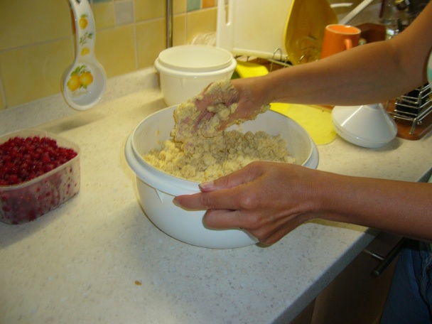 Ríbezľový koláč s orechovou mrveničkou (fotorecept) - obrázok 1