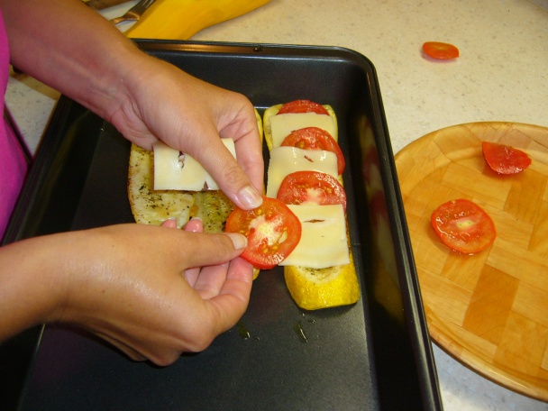 Pečená cuketa s paradajkou a syrom (fotorecept) - obrázok 3