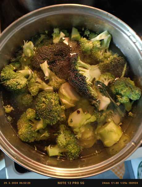 Veľkonočná zelená polievka  - obrázok 1