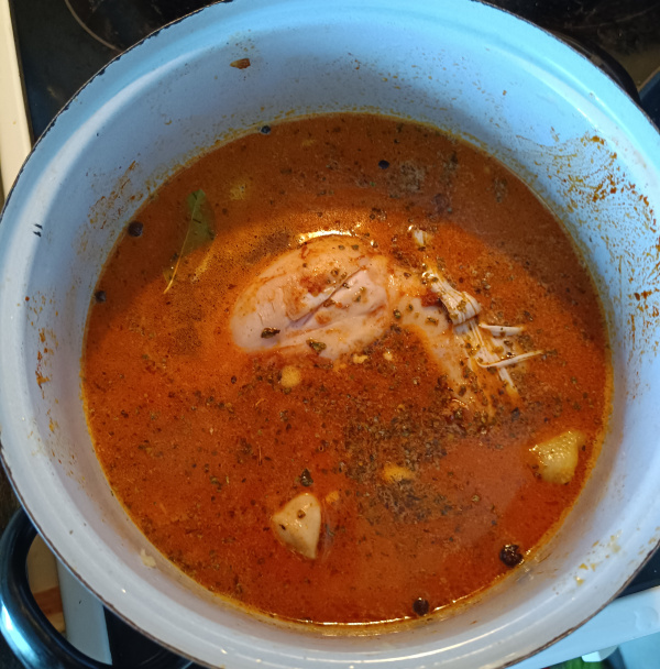 Kuracie stehná v smotanovej omáčke  - obrázok 1