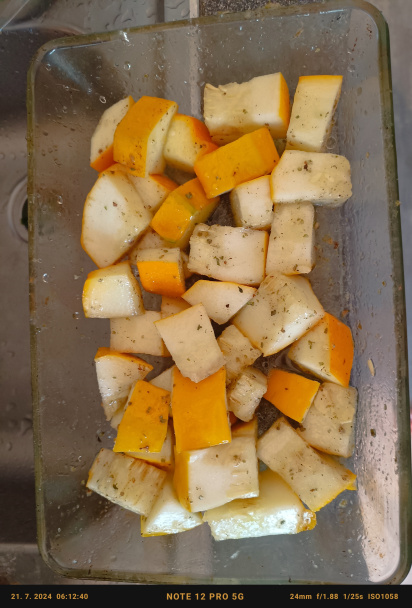 Pečená žltá cuketa s jogurtovým dipom (fotorecept) - obrázok 2