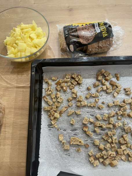 Krémová cesnačka s chrumkavými krutónmi (fotorecept) - obrázok 3