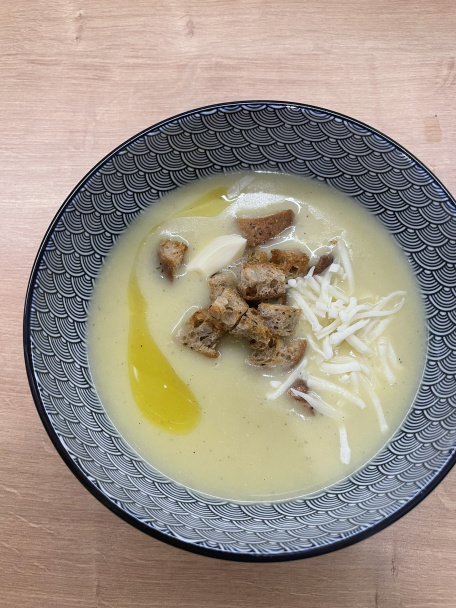Krémová cesnačka s chrumkavými krutónmi (fotorecept) - obrázok 4