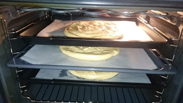 Pavlovovej torta s mascarpone a malinami (fotorecept) - obrázok 3