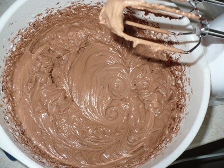 Čokoládový tvarohový koláč - cheesecake - so sušenými slivkami (fotorecept) - obrázok 4