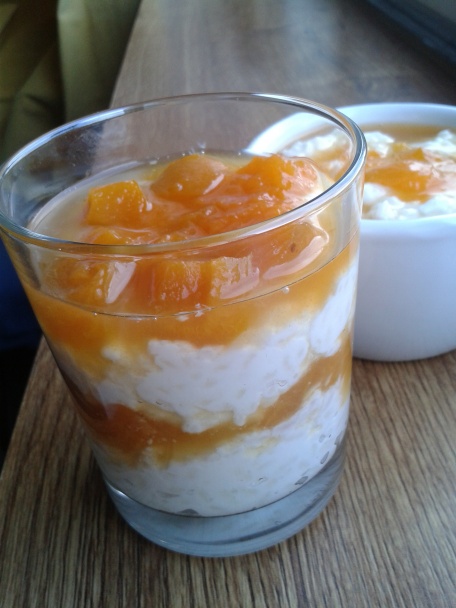 Ryžovo-jogurtový pohár s marhuľami - obrázok 4