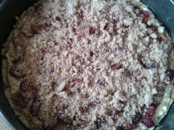 Tvarohový koláč s čerešňami a škoricovou posýpkou (fotorecept) - obrázok 5