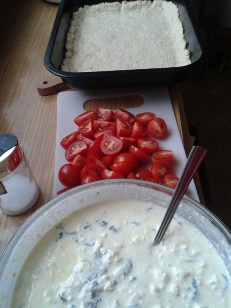 Tvarohovo-syrový koláč so špenátom a paradajkami (fotorecept) - obrázok 2