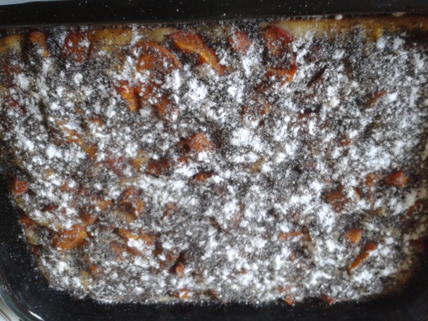 Hrnčekový ovocný koláč s tvarohom a makom - obrázok 3