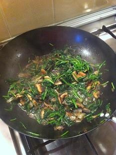 Šampiňóny so špenátom - obrázok 5