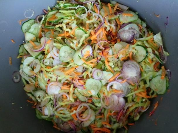 Zaváraný letný šalát - obrázok 2