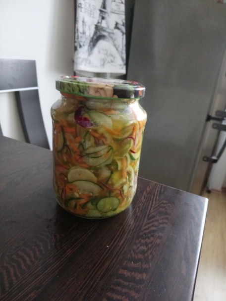 Zaváraný letný šalát - obrázok 3