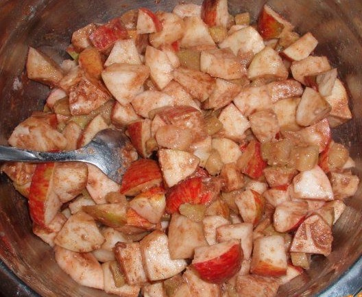 Jablkový koláč s karamelom a posýpkou (fotorecept) - obrázok 7