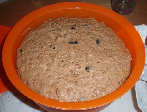 Tmavý celoražný kváskový chlieb (fotorecept) - obrázok 5