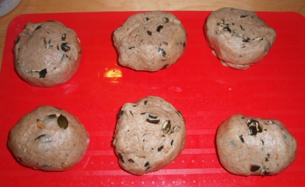 Špaldovo - ražné žemle z kupovaného kvásku (fotorecept) - obrázok 5