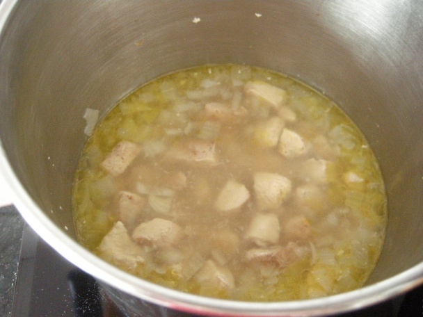 Dusené kuracie prsia s vlašskými orechmi a omáčkou z granátového jablka  - obrázok 2