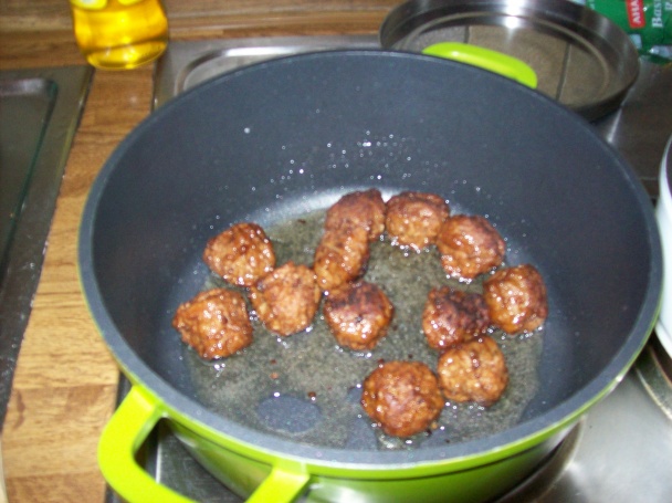 Fašírky so zeleninou v kyslej smotane a kôpri - obrázok 2