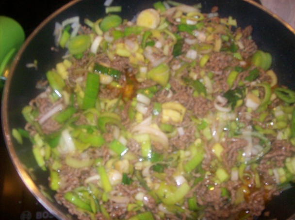 Mleté mäso s pórom v smotane - obrázok 5