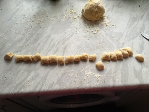 Gnocchi so zelenou špargľou a jarným-bylinkovým pestom (fotorecept) - obrázok 2