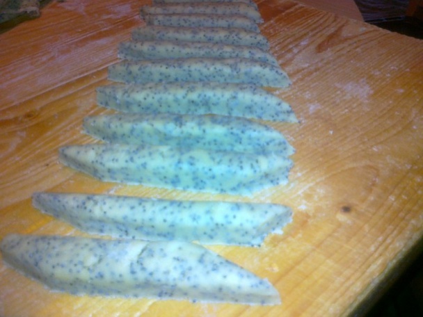 Karí-makovo-sezamové slané štangličky - obrázok 4