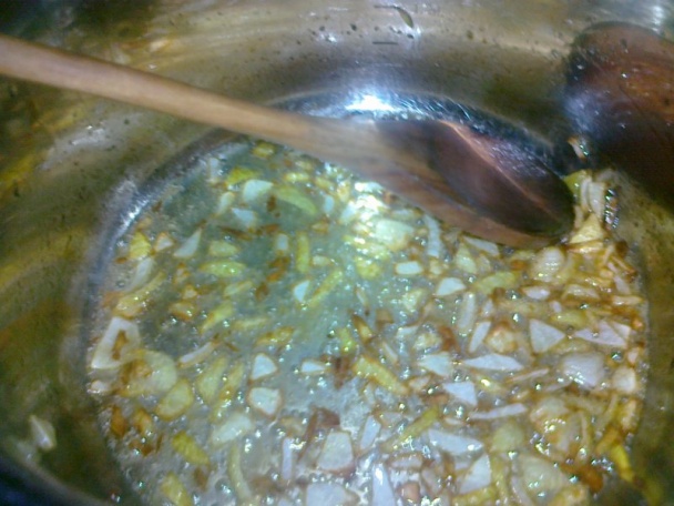 Novoročný bravčový guláš na červenom víne - obrázok 2