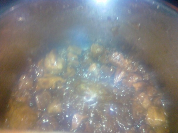 Novoročný bravčový guláš na červenom víne - obrázok 6