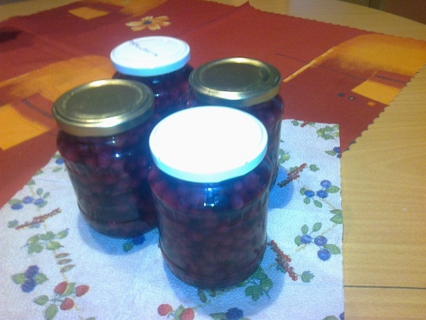 Drobné ovocie v koňaku a vanilke - obrázok 1