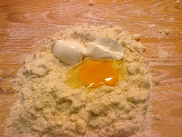 Švábsky cibuľovo-smotanový koláč (fotorecept) - obrázok 1