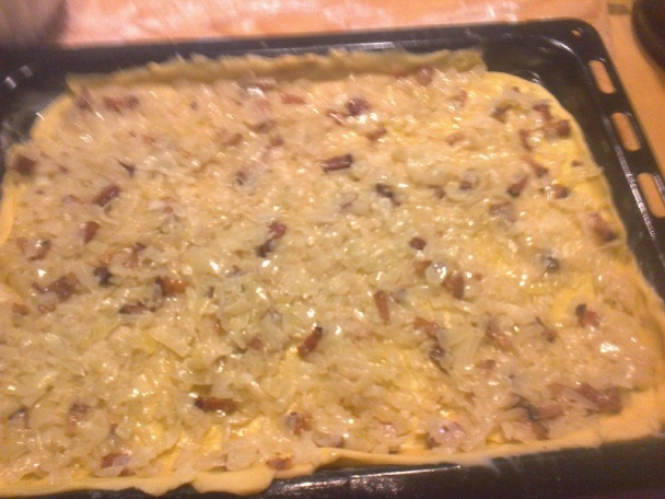 Švábsky cibuľovo-smotanový koláč (fotorecept) - obrázok 7