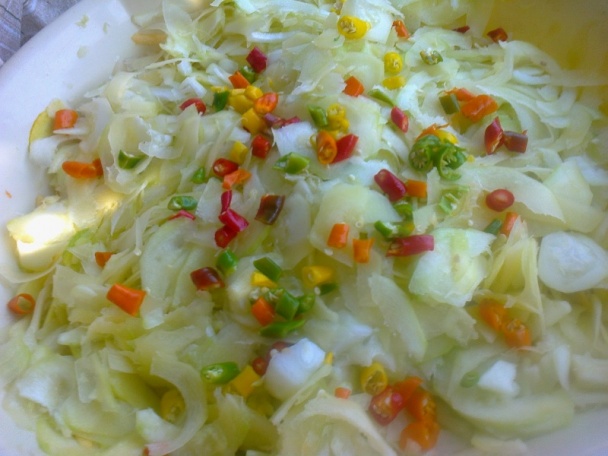 Čalamáda krásne farebná a pikantná (fotorecept) - obrázok 6