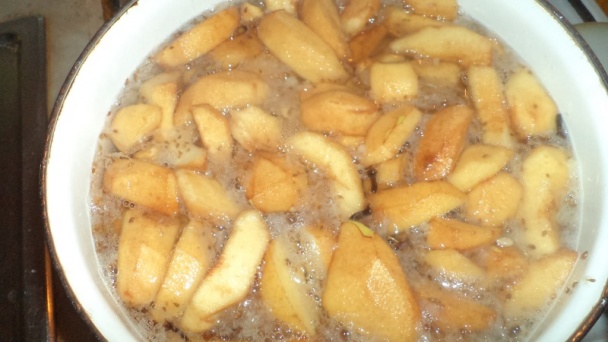 Dulovo-kiwi kompót s vínom a klinčekmi (fotorecept) - obrázok 6