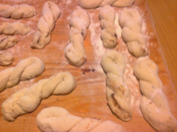 Zapletané šišky plnené lekvárom (fotorecept) - obrázok 9