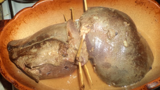 Plnená domáca bravčová pečeň s horčicovou omáčkou a žemlovým knedlíkom (fotorecept) - obrázok 4