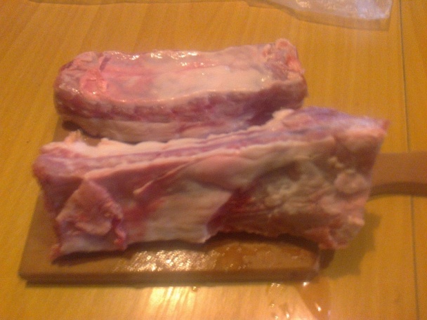 Pečené domáce bravčové rebierko, gánice a kyslá kapusta - obrázok 1