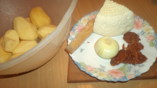 Halušky s kravským syrom a cibuľko-klobásou (fotorecept) - obrázok 7