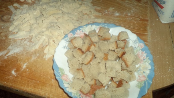 Babičkin obed z bielej fazule, rezancov a opečeného chlebíka (fotorecept) - obrázok 3