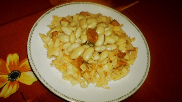 Babičkin obed z bielej fazule, rezancov a opečeného chlebíka (fotorecept) - obrázok 9