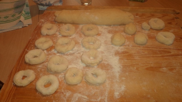 Fašiangové prstienky zo zemiakového cesta (fotorecept) - obrázok 5