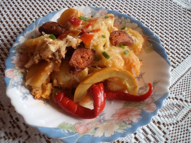 Gazdovské prekladané zemiaky s klobáskou v črievku (fotorecept) - obrázok 8