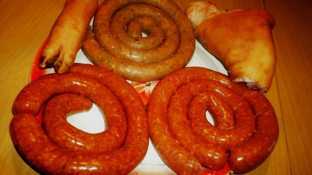 Gazdovské prekladané zemiaky s klobáskou v črievku (fotorecept) - obrázok 9