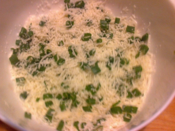 Chutné slané syrové rožky s jarnou cibuľkou (fotorecept) - obrázok 9