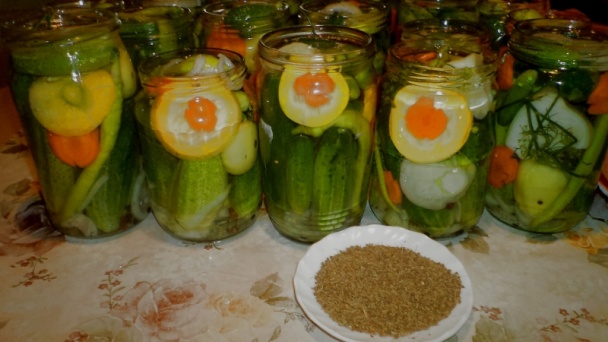 Zavárané sladkokyslé uhorky s anízom (fotorecept) - obrázok 3