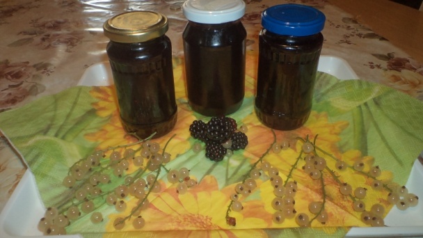 Černicový lekvár s bielymi ríbezlami a koňakom (fotorecept) - obrázok 10