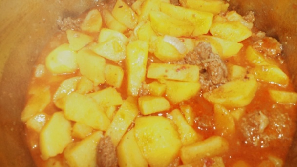 Zemiakový paprikáš po sedliacky (fotorecept) - obrázok 13