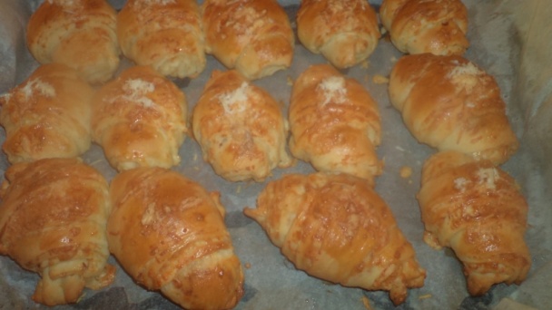 Trojvrstvové jogurtovo-syrové rožky (fotorecept) - obrázok 9