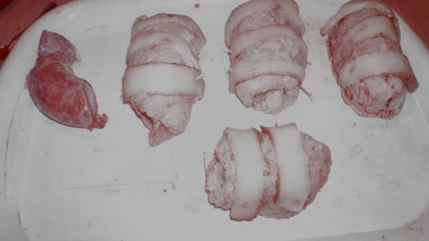 Bravčové rolky plnené domácou neúdenou klobásou (fotorecept) - obrázok 5